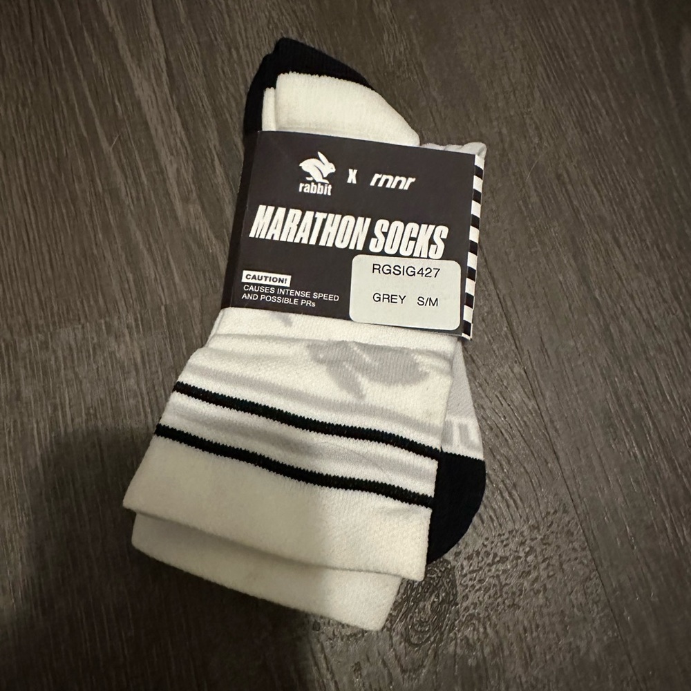 Rabbit x rnnr marathon socks